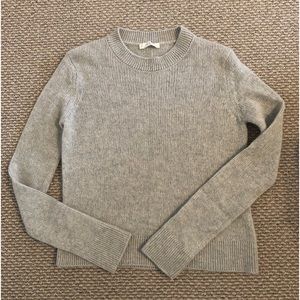 (Never worn) The row 100% cashmere sweater size XS